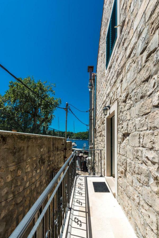 Sun And Stone Apartment Цавтат Экстерьер фото